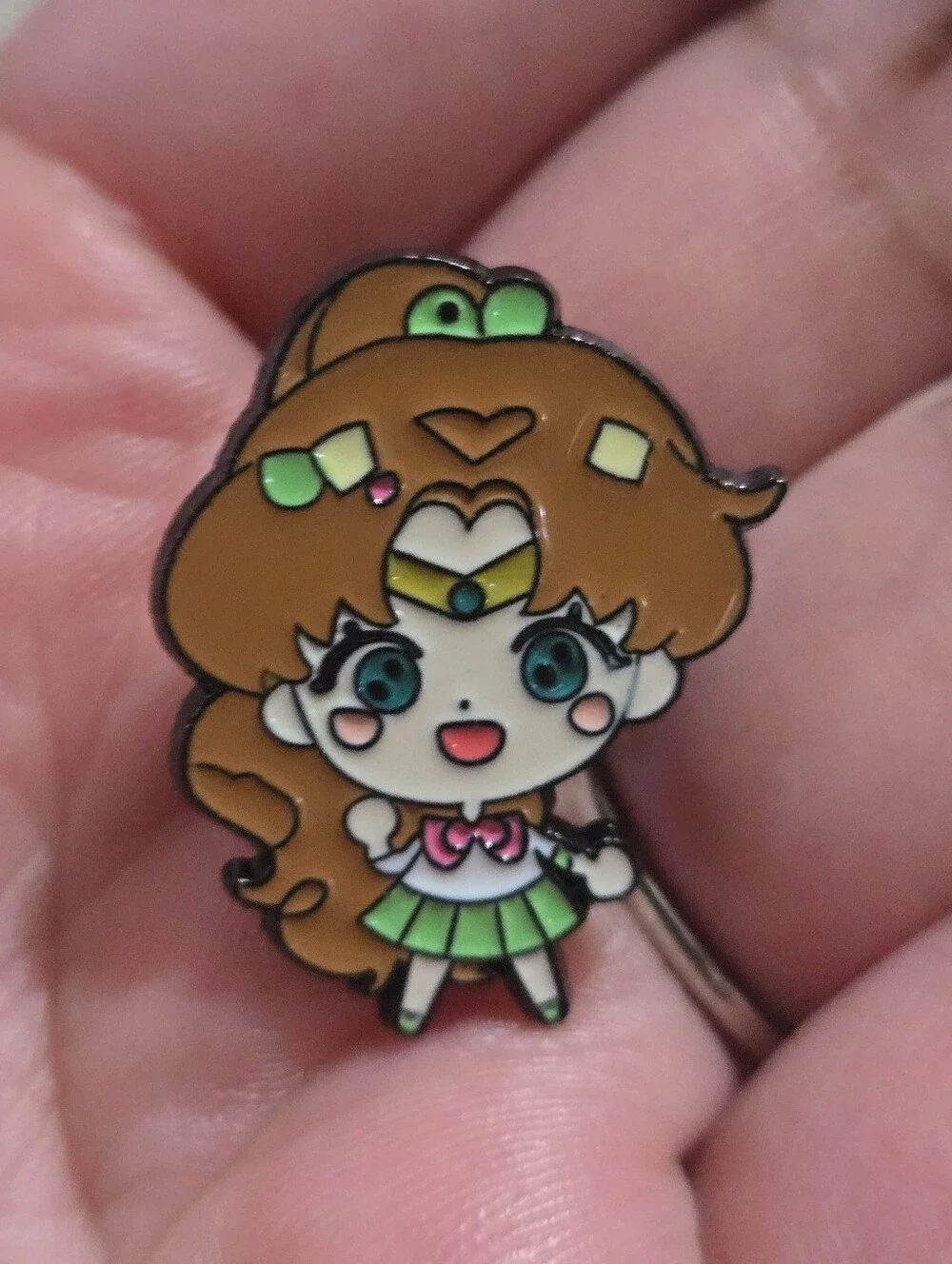 Sailor Jupiter Enamel Pin - Brown Hair, Green Outfit